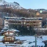 Апартаменты Hellochalet The Lovers - Ski-in Ski-out With Matterhorn View